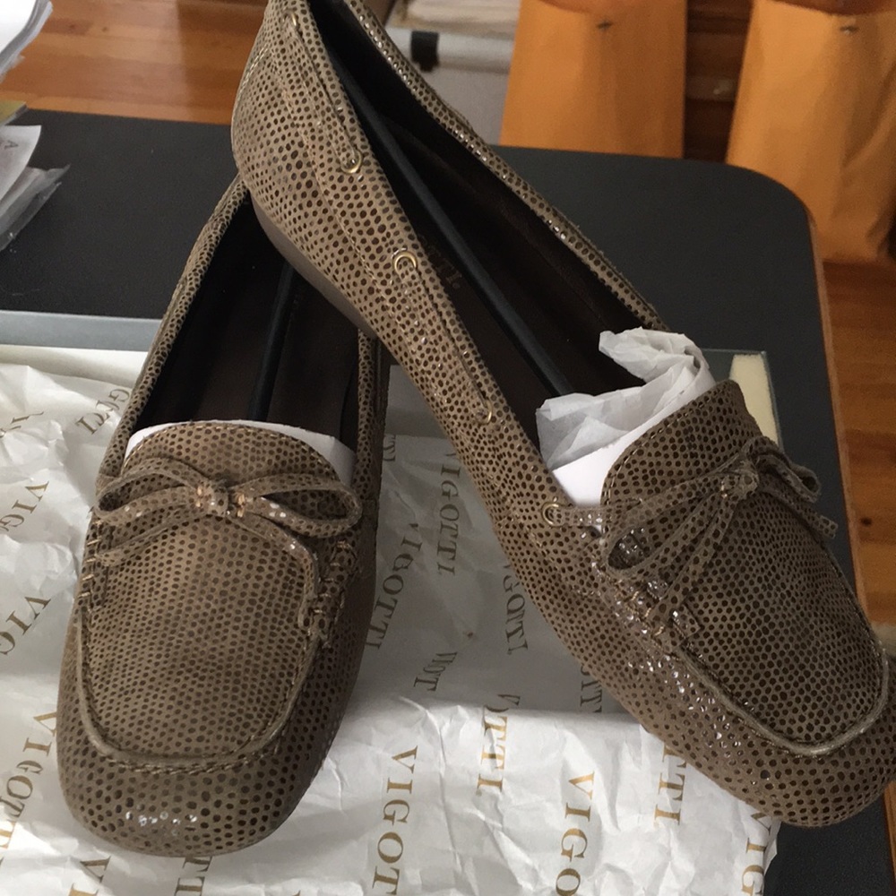 Brand new in box size 6.5 Vigotti Joselin loafers.